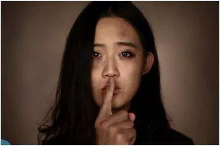 1551756680720247.jpg f老公对我家暴还出轨,可是我却离不开他.jpg