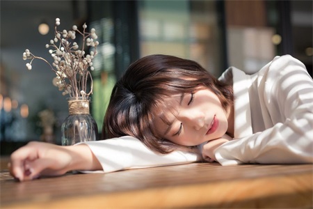 3.女生和男友分手后，还有必要再去挽回吗？.jpg
