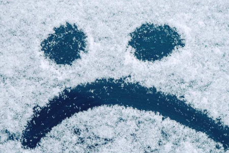 2天空落下的洁白雪花，覆盖了我被家暴留下泪2 (2).png