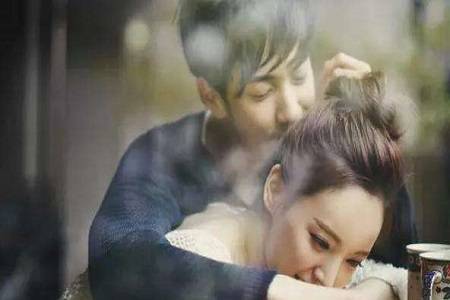 情感咨询：女生应该包容男朋友有女闺蜜吗