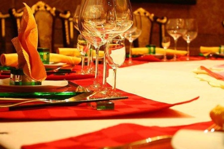 1548646611498074.jpg 她刷丈夫的信用卡,去买一种名叫感情的东西.jpg