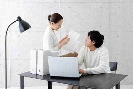 刚进入这家公司的我，便迷恋上了已婚上司