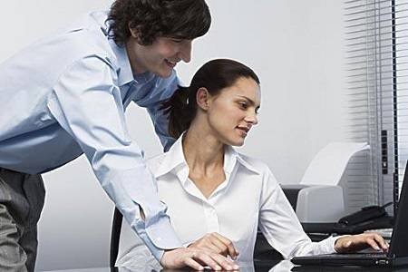 刚进入这家公司的我，便迷恋上了已婚上司