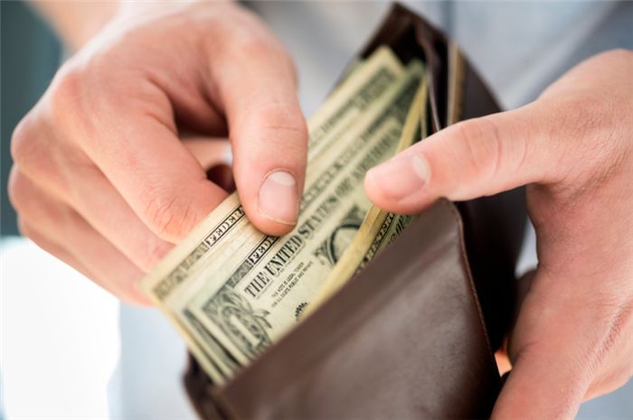 1546918240912261.jpg 丈夫的工资要不要保管?这个方法更妥善.jpg