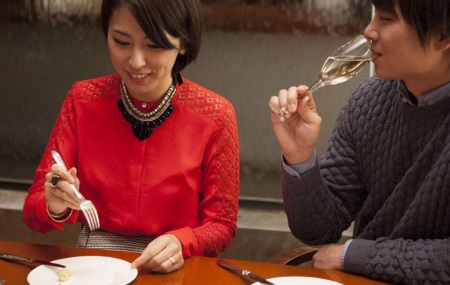 1543893002374183.jpg 怎样增添夫妻生活情趣,创造氛围才能让新婚继续.jpg