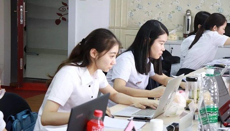 1543979846876853.jpg 怀孕8个月,男友劝我打掉,最后无奈奉子成婚.jpg