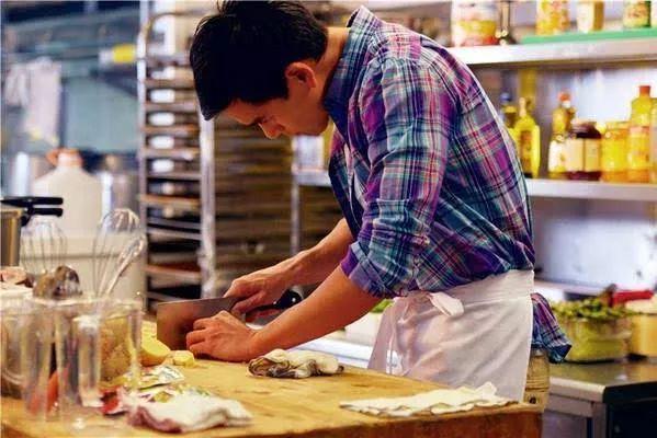 1544085990226880.jpg 你在羡慕别人的幸福,可有拥有幸福的能力.jpg