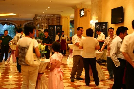 1544412138863166.jpg 本想成就事业,她却选择闪婚,之后更是判若两人.jpg