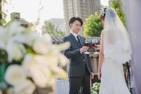 1544412189107101.jpg 本想成就事业,她却选择闪婚,之后更是判若两人.jpg