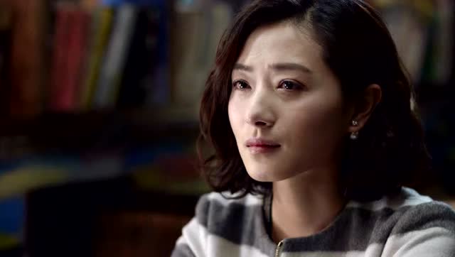 1542962416161730.jpg 妈妈处处控制着我的人生,却唯独不爱我.jpg