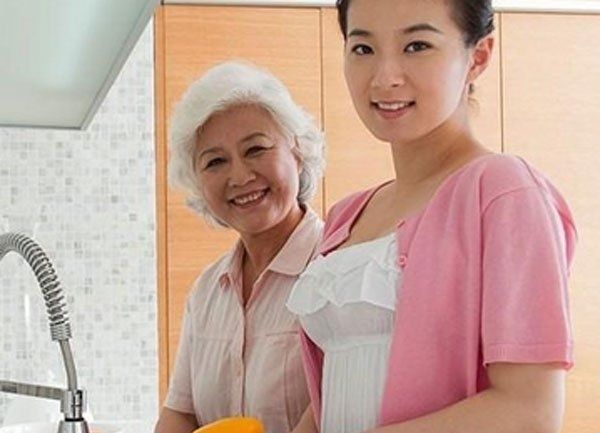 1542965700784954.jpg 我以为生女儿,婆婆不想来看我,老公却说出真相.jpg