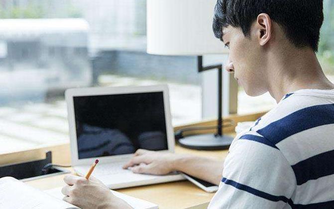 1543204747234049.jpg 她虽然精神出轨,但是从未后悔,这样是对的吗?.jpg