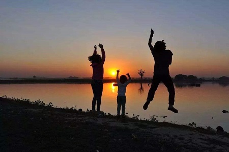 1543210682473895.jpg 女人过自己的生活,不做比较,就是最大的幸福.jpg