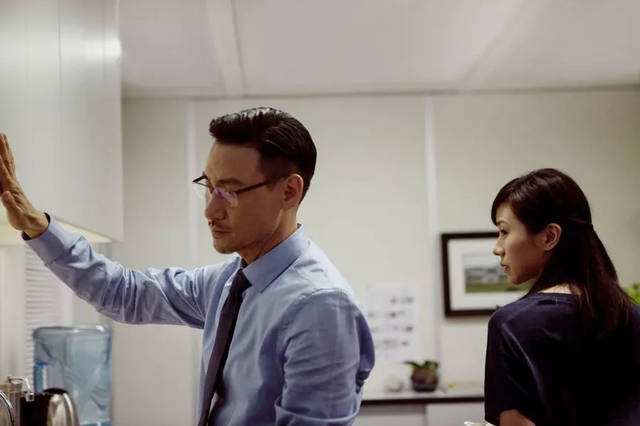 1543223552725909.jpg 婚姻里,不要“牺牲”的成全,只要“选择”的精彩.jpg