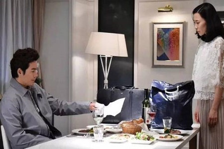 1543290717468761.jpg 面对出轨家暴的丈夫,妻子的晚餐能否拯救家庭?.jpg