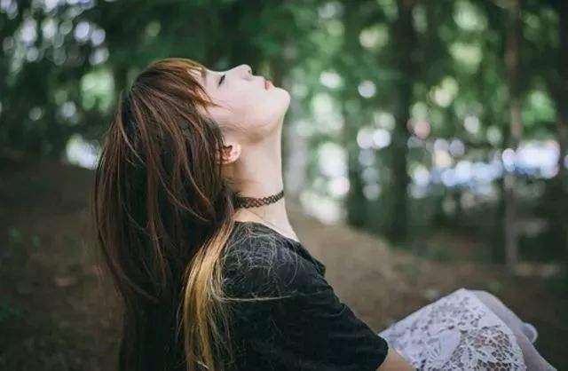 1543310213853602.jpg 生孩子是婚姻的考验,年轻离异妈妈的独白.jpg