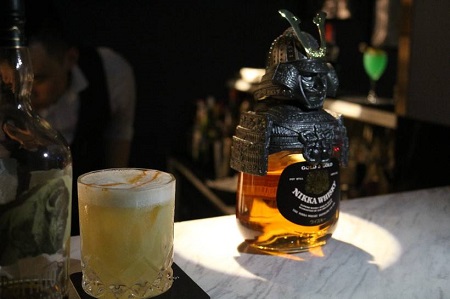 1543479373635632.jpg 我并没有爱过你,只是想和你在一起.jpg