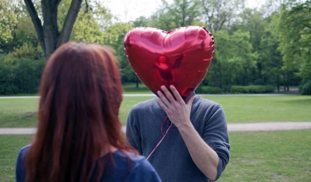 1543548376889013.jpg 婚姻,不管让你恐惧或向往,你都不该被限定方向.jpg