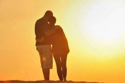 1543549650420320.jpg 模范丈夫为什么出轨?人设崩了,形象也毁了.jpg