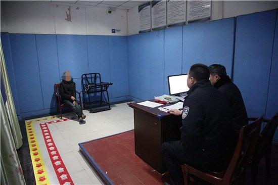 1543549869876472.jpg 我和老婆离婚后,被拘留了,最后还是她来接的我.jpg