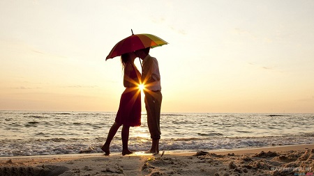 1539594351235271.jpg 两个人在一起,除了分享快乐,还要共同分担困难.jpg