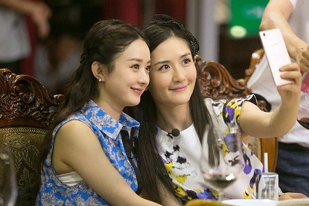 娱乐圈里的纯友谊：赵丽颖、谢娜.jpg