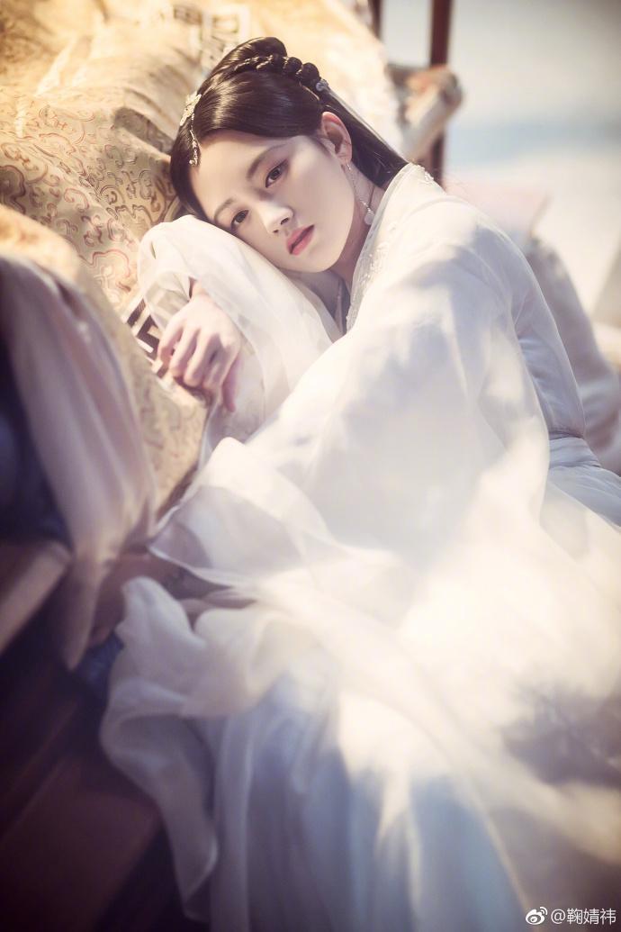 《新白娘子传奇》鞠婧祎“白素贞”造型曝光, 一袭长裙非常美