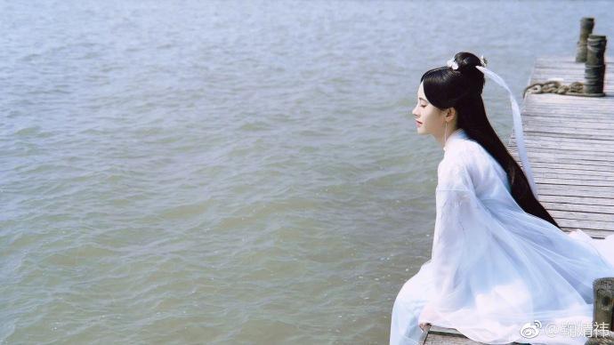 《新白娘子传奇》鞠婧祎“白素贞”造型曝光, 一袭长裙非常美