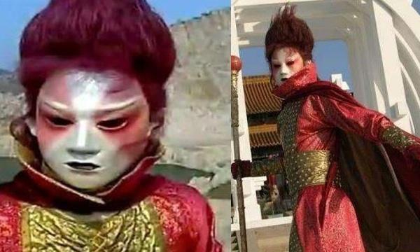 还记得《欢天喜地七仙女》中的“阴蚀王”吗？原来他长这么帅