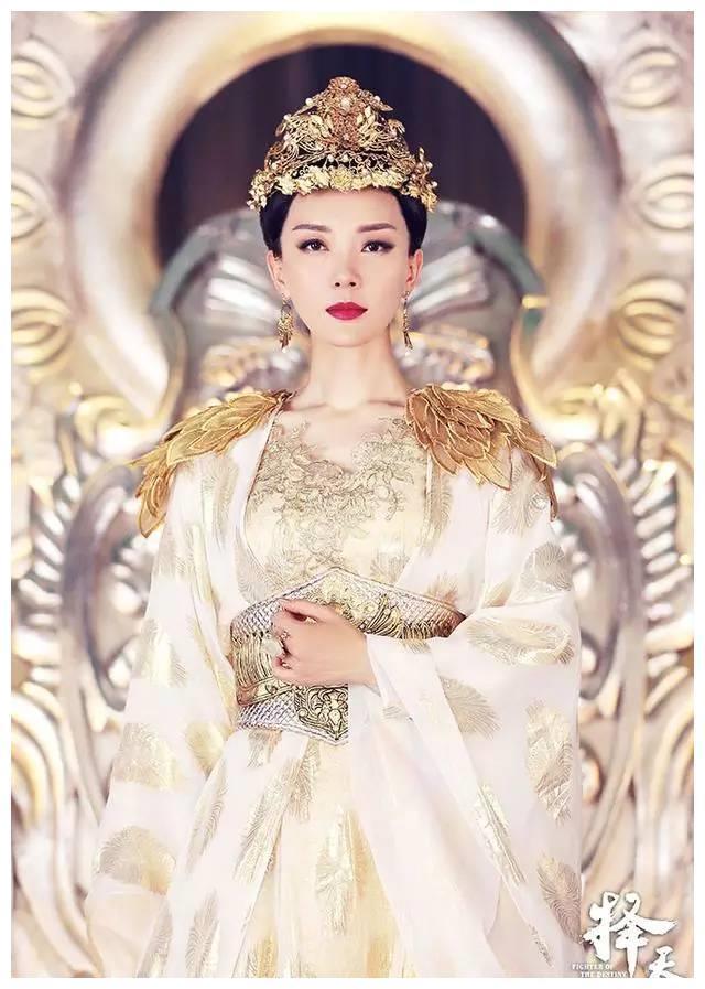 《择天记》圣后陈数与皇室后人一见钟情，40岁未生子，甘当后妈