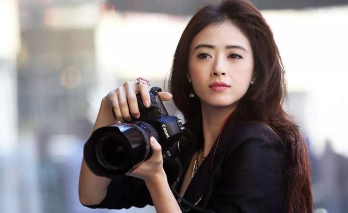 《如果岁月可回头》来袭，靳东化身痴情男神，女主蒋欣太美了