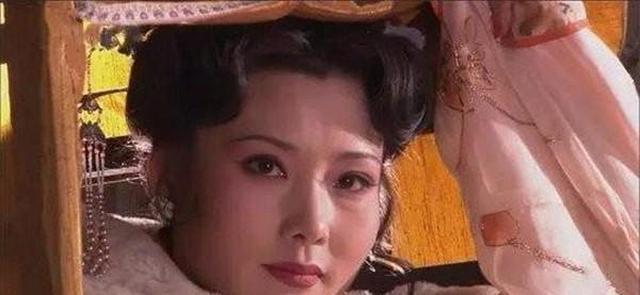 《大宅门》杨九红为什么给自己二胎的儿子取名为“小红”