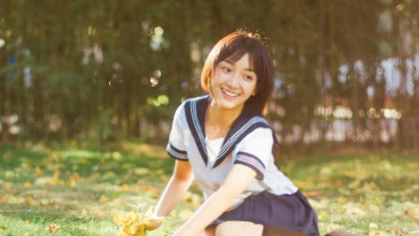 《忽而今夏》后何洛再次上线，剧照曝光后，路人大呼好美啊！