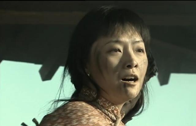 《亮剑》中朴素的秀芹大妹子，原来这么漂亮，现实中还是一名军人