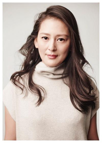 《如懿传》美女制片人黄澜，父亲是作家黄亚洲，生二胎离婚未再嫁