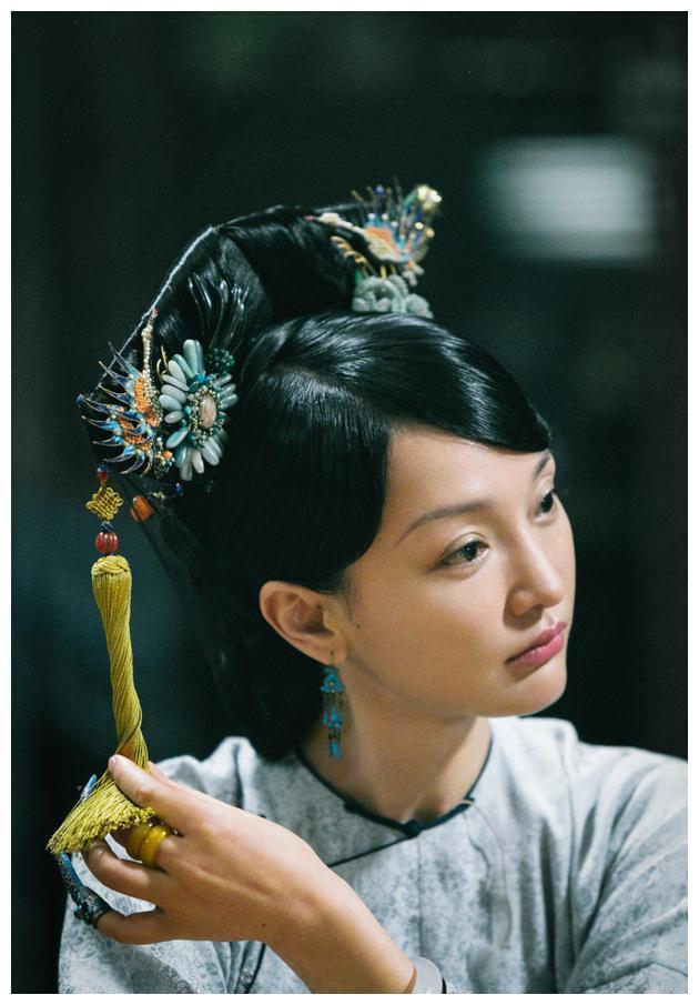 《如懿传》美女制片人黄澜，父亲是作家黄亚洲，生二胎离婚未再嫁
