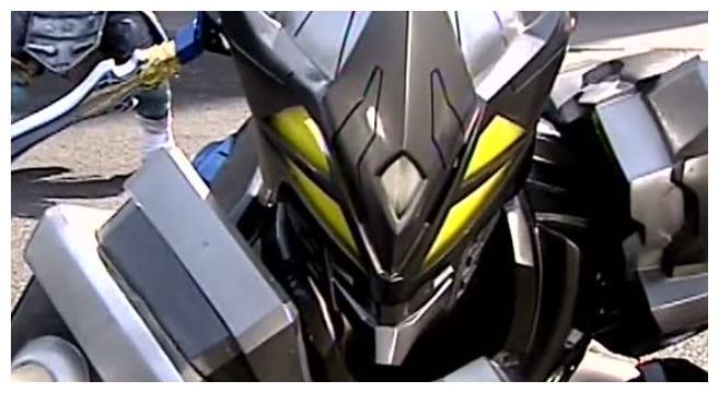 铠甲勇士：最能惹事的铠甲，黑犀侠只能算渣渣，看到他只能膜拜