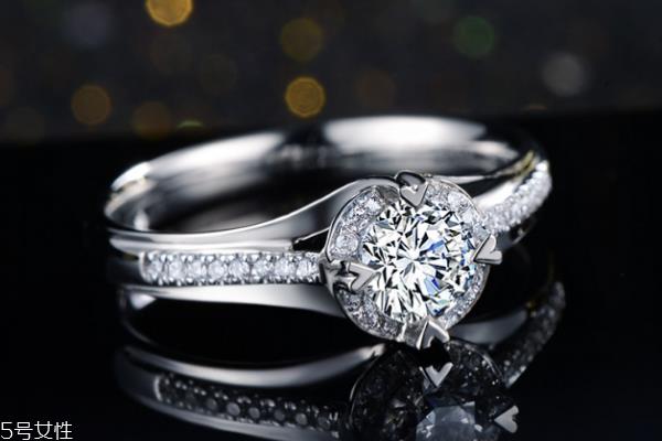 蒂芙尼30分钻戒报价 起码上万元