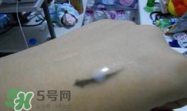 美宝莲眼线膏晕染吗？美宝莲眼线膏好用吗
