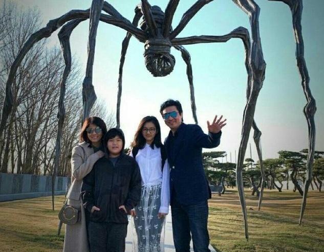 黄磊176cm，孙莉172cm，为何黄多多才13岁就暴风突高170cm？