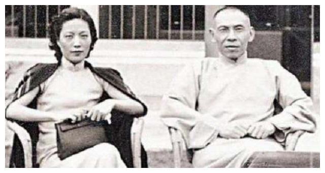 黄金荣妻子：操纵青帮，助夫成大亨，中年被迫离婚，晚年独自生活