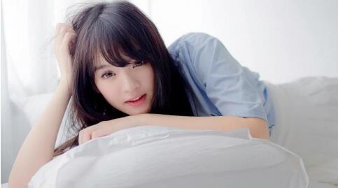 渣女朋友圈发诱惑照片