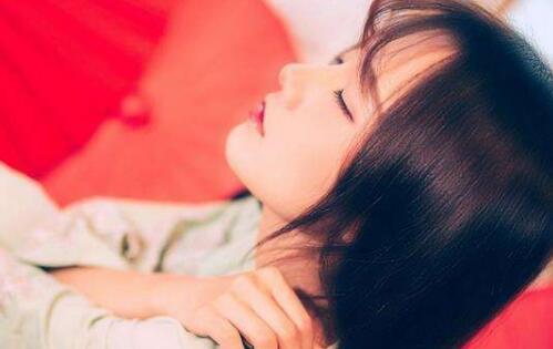 恋爱中的女朋友话很少2