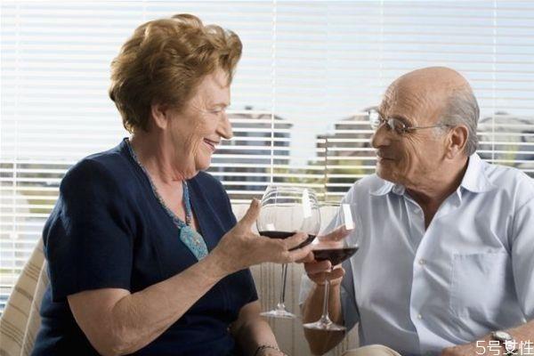 老年痴呆怎么预防 6个小动作让你80岁大脑不萎缩 老年痴呆怎么预防 6个小动作让你80岁大脑不萎缩