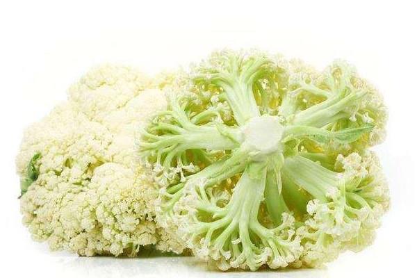 花菜要焯水在炒吗 花菜焯水几分钟刚好 花菜要焯水在炒吗 花菜焯水几分钟刚好