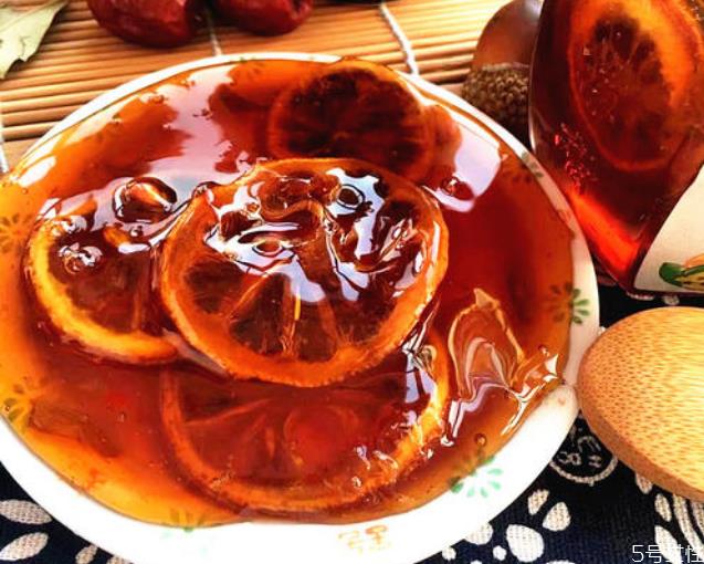 柠檬膏熬出来苦是怎么回事 柠檬膏为什么炖不成膏 柠檬膏熬出来苦是怎么回事 柠檬膏为什么炖不成膏