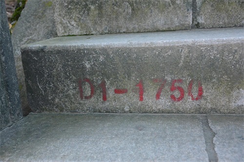 被称为深圳西北部第一高峰,海拔587米,也是深圳第八高山