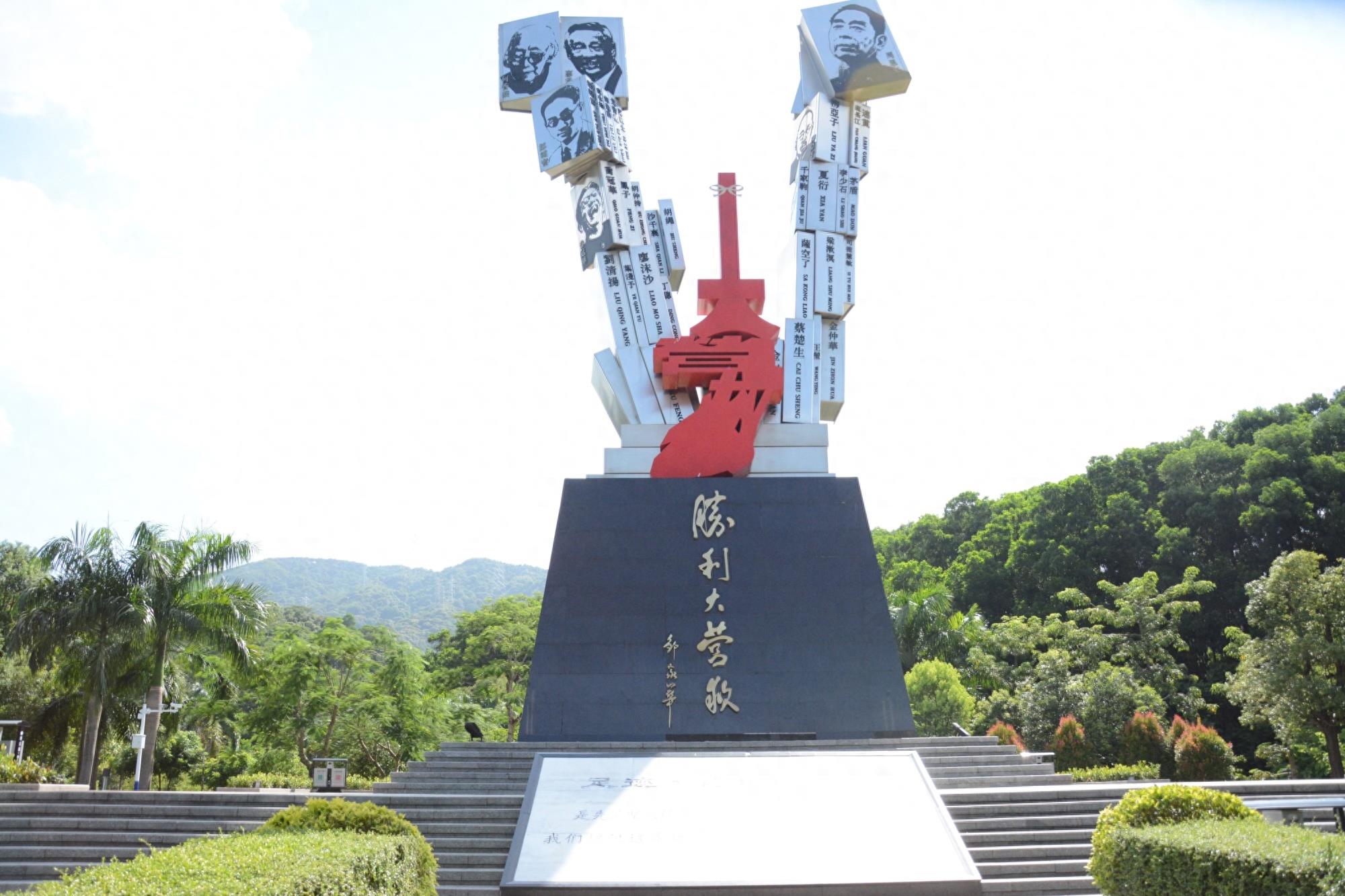 被称为深圳西北部第一高峰,海拔587米,也是深圳第八高山