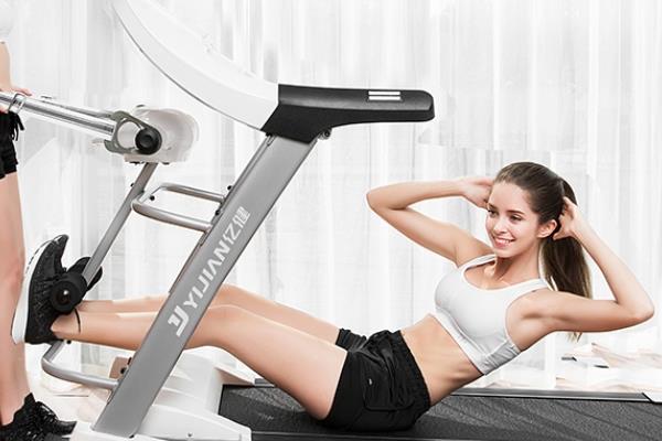 跑步机是电动的好还是机械的好 前者比较好 跑步机是电动的好还是机械的好 前者比较好