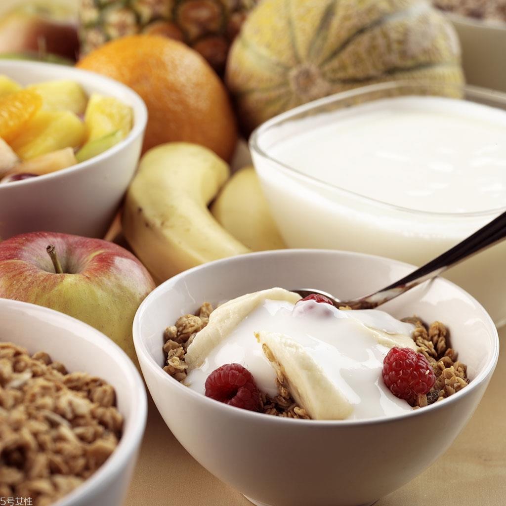 减肥可以喝酸奶吗 必学的酸奶减肥法 减肥可以喝酸奶吗 必学的酸奶减肥法